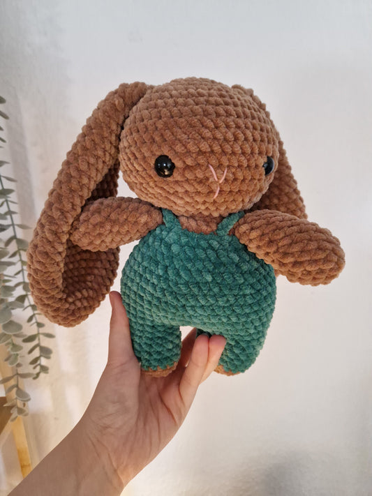Hase mit Overall